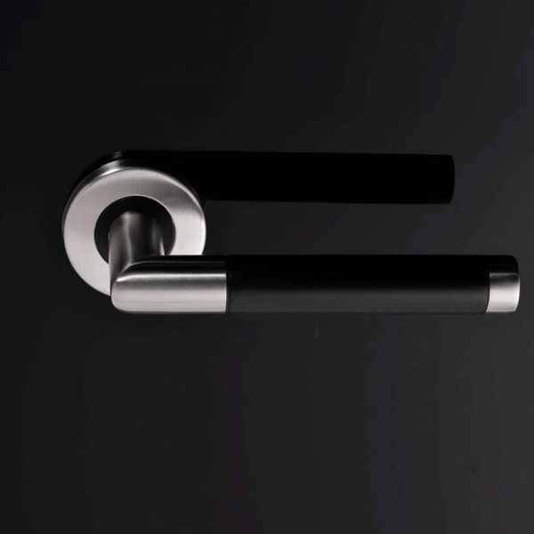 Listrac Black – Image 2